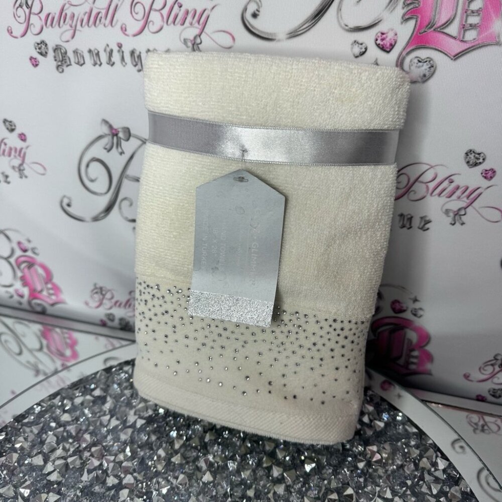 Glitz + glimmer towels crystal Elegant White set 2 Silver Accents bling diamonds - Picture 2 of 6